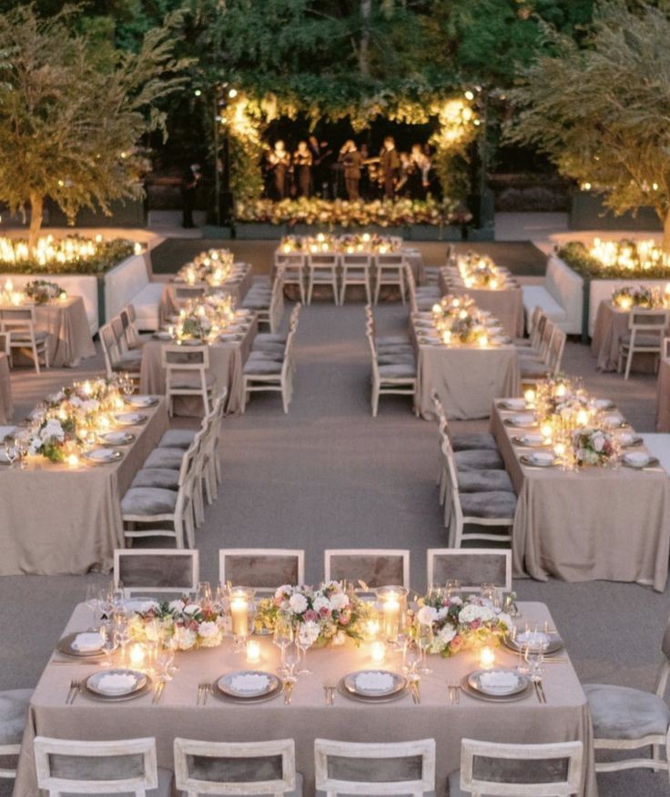Banquete a la luz de las velas